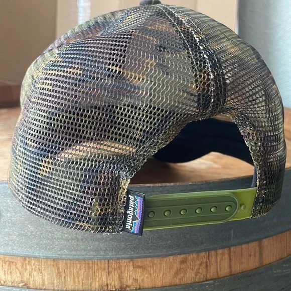 Patagonia snap back camouflage hat - Picture 2 of 3